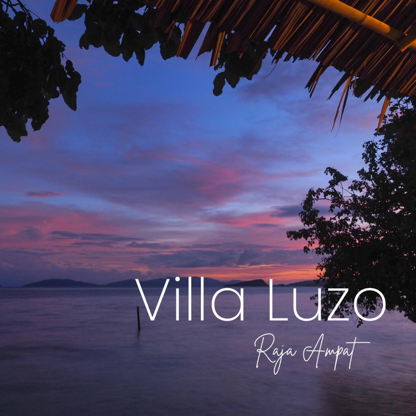Villa Luzo & Tours Saonek エクステリア 写真