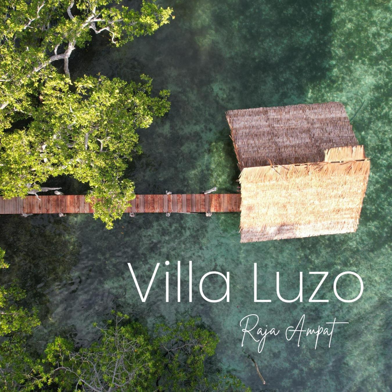 Villa Luzo & Tours Saonek エクステリア 写真