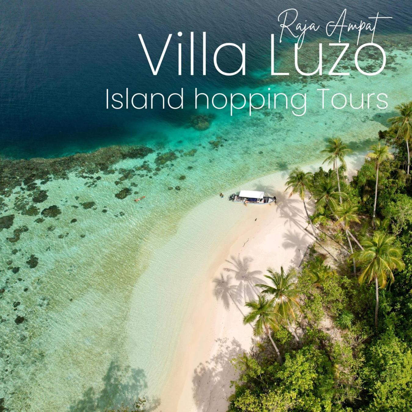 Villa Luzo & Tours Saonek エクステリア 写真
